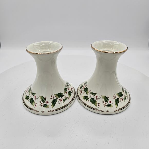 Vintage 1988 Royal Limited Holly Holiday Porcelain Candlestick Holders Set of 2 - Picture 2 of 5